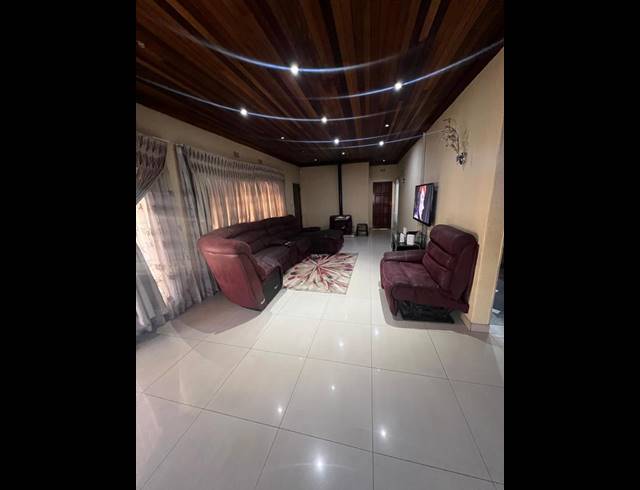 3 BEDROOM HOUSE FOR SALE IN REGENTS PARK